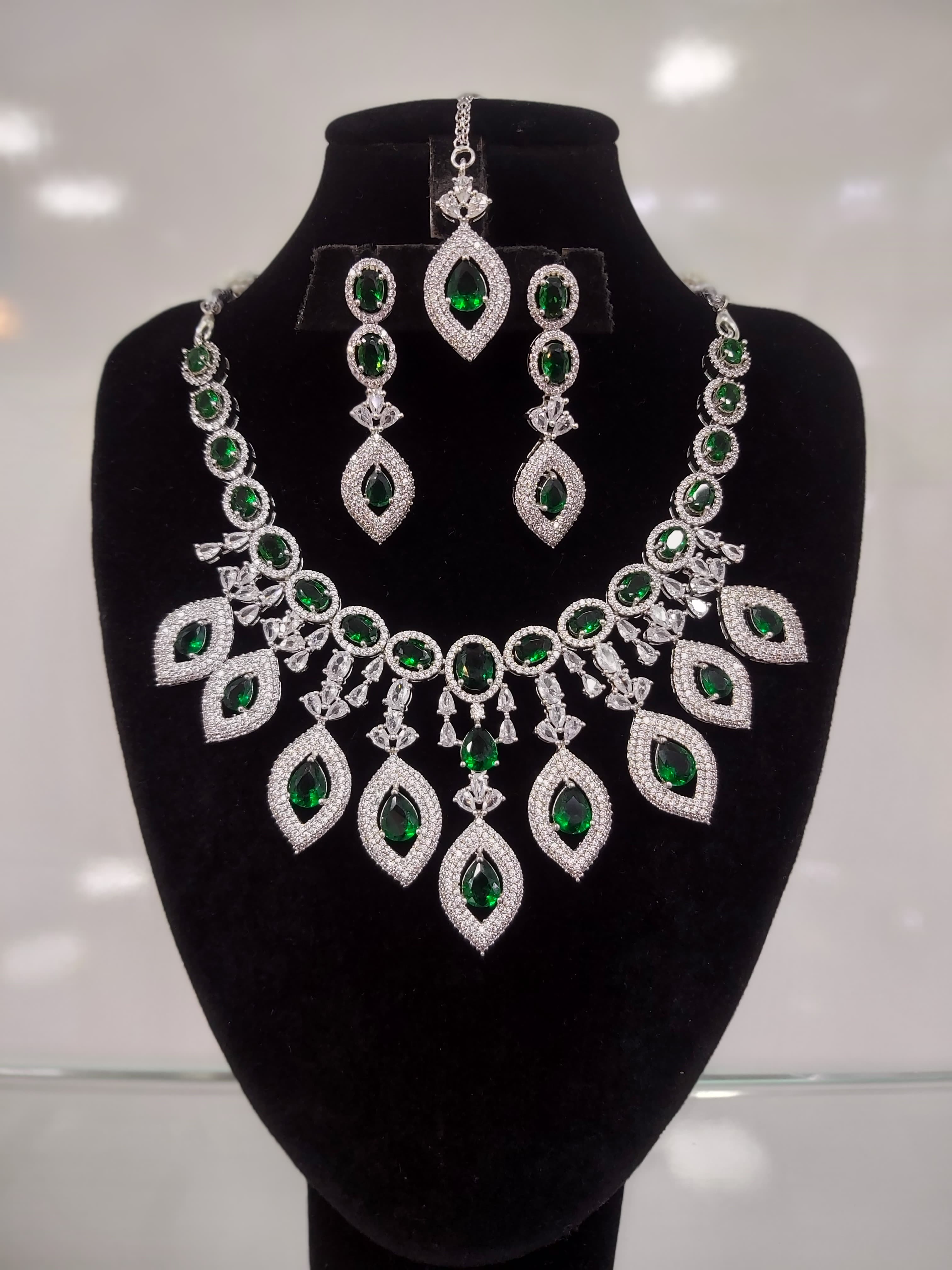 Velvet Rose Pendant Set - Image 2