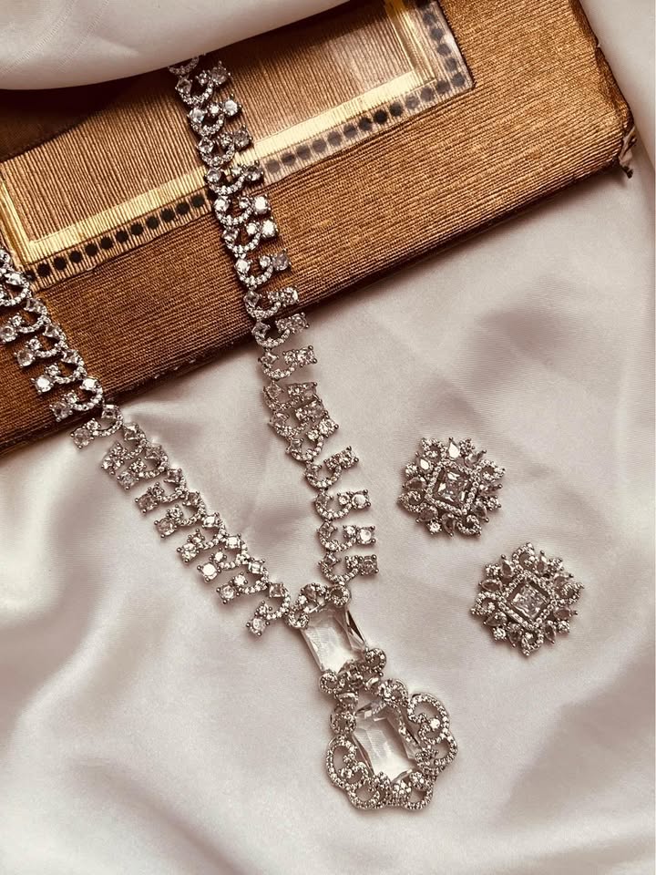 Elegant Pink Stone Necklace Set with Earrings - Image 2