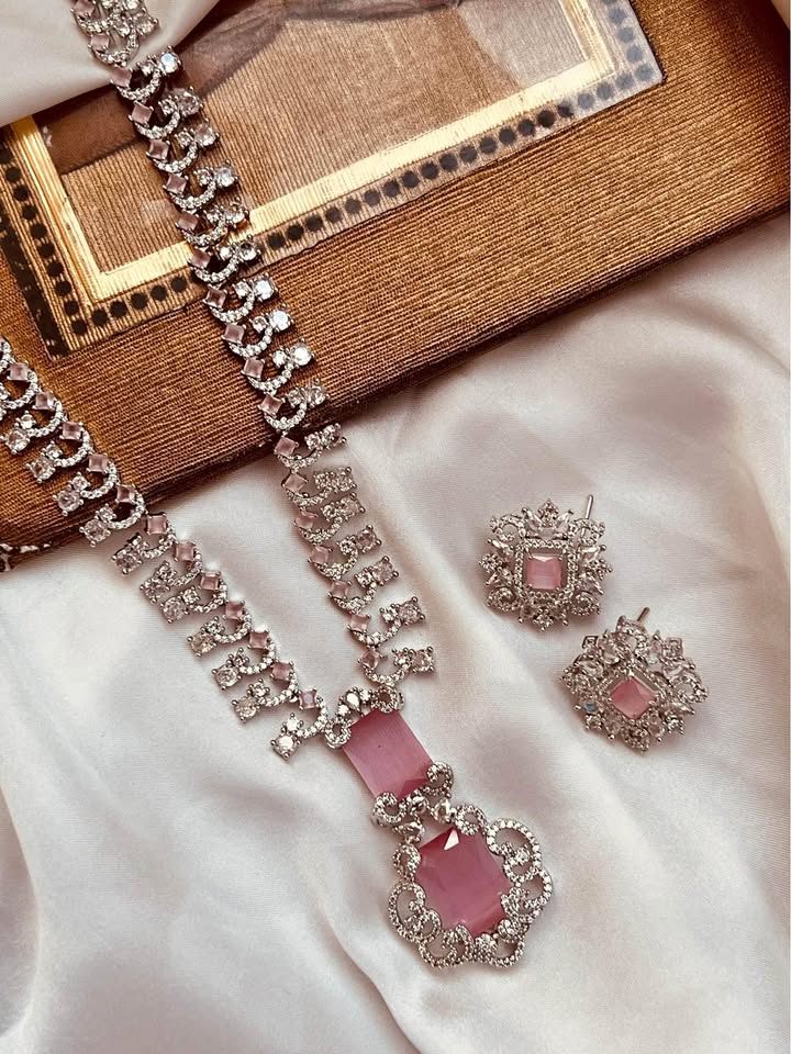 Elegant Pink Stone Necklace Set with Earrings - Image 3