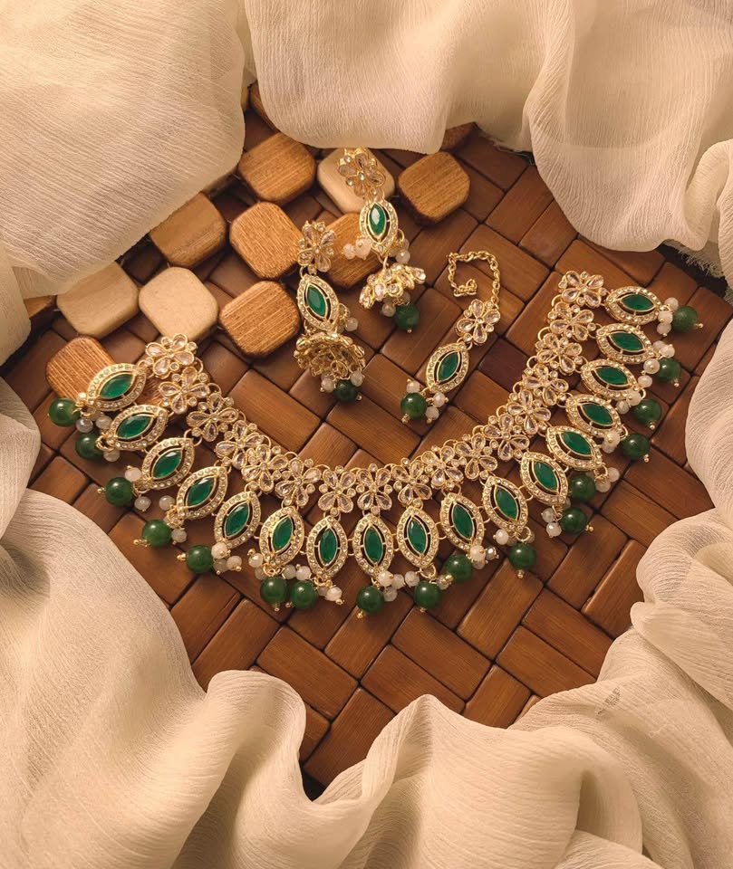 Gold Kundan Choker Necklace Set with Pearls - Image 2